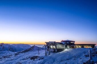 ZIMNÝ POBYT NA VRCHOLE CHOPKU SO SKIPASSOM v hodnote 500€