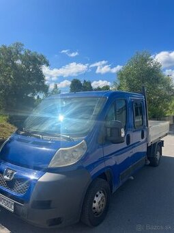 Peugeot Boxer 2.2 HDI – Dvojkabína Valník + Hydraulická ruka