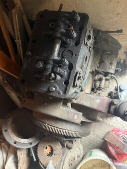 Predam motor na traktor ZETOR 25 A