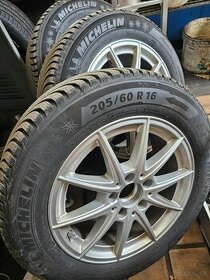 Mercedes r16 origo disky + zanovne zimne pneu
