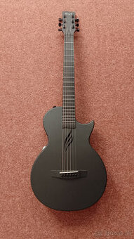 Gitara Enya so zabudovanými efektmi