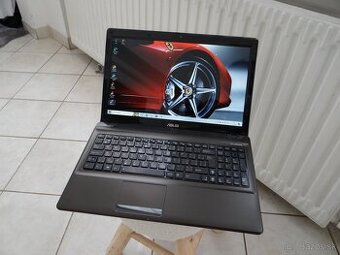 15.6" ASUS K52 / Core I3/ 4GB RAM/ 500GB HDD/ AMD Graika...