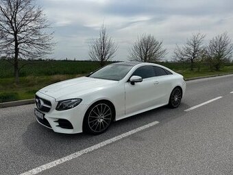 Mercedes Benz E coupé