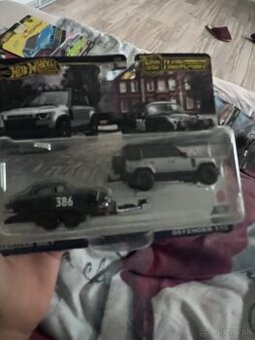 predám hotwheels premium team transport