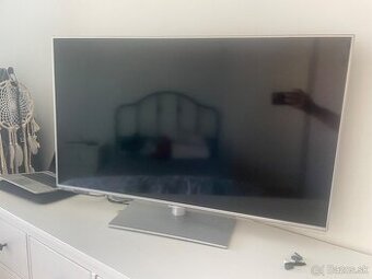 LCD Panasonic 42”- 107 cm
