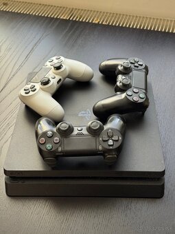 Playstation 4 (PS4) 500gb slim verzia