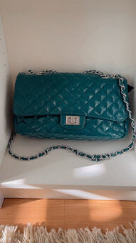 oceľovomodrá kabelka