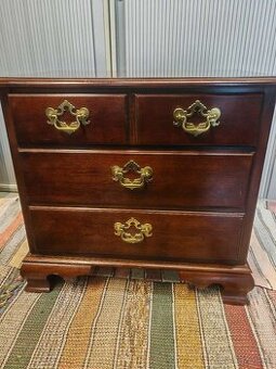 Vintage masívny nábytok Drexel Heritage USA