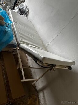 Predám lacno polohovateľné zdravotné lehátko