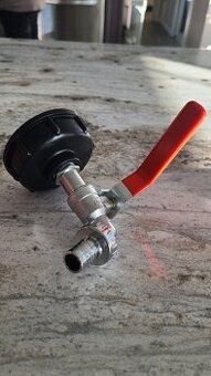 ICB ventil na 1000, litrovú nádrž