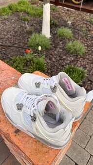 Predam Nike Air Jordan 4 model CT8527-118