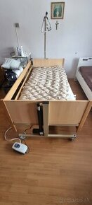 elektrická polohovatelná  postel