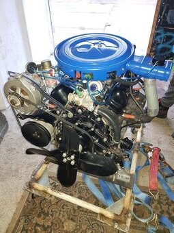 Predám tento motor 2.8V6 Clologne komplet repas Ford cortina