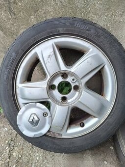 Letné pneu na elektronoch z Renault clio
