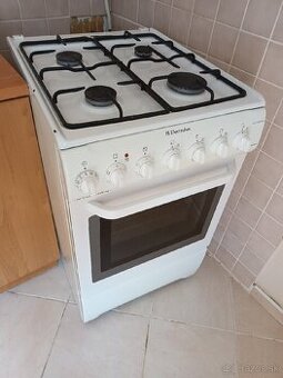 Plynový  sporák. Electrolux
