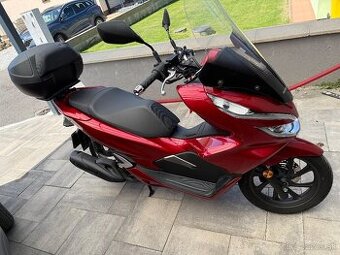 Honda pcx 125 - rezervovane do 14.6.2025