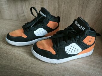 Jumpman tenisky vel 32