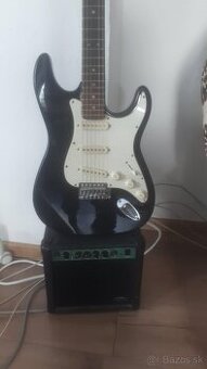Elektricka gitara so starym kombom