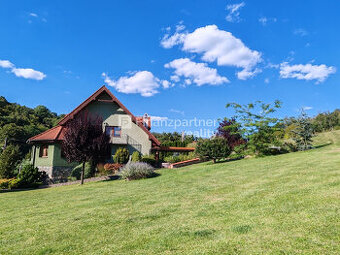 Na predaj LUXUSNÁ rodinná vila s pozemkom 8000 m2 v tichej  