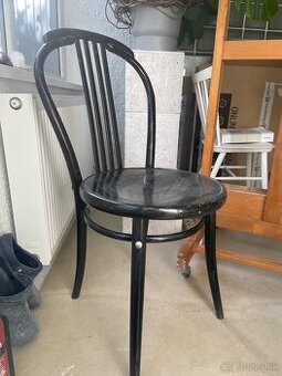 Stolička Thonet