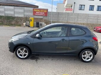 Predám automobil Mazda 2