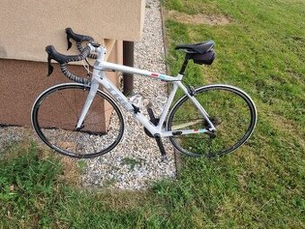 Trek Madone Four Series