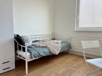 SPOLUBYVAJUCI DO SAMOSTATNEJ IZBY, DUNAJSKA STREDA