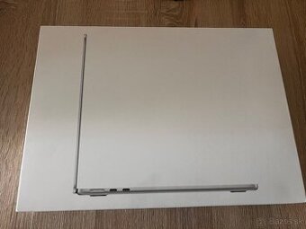 Apple MacBook M2