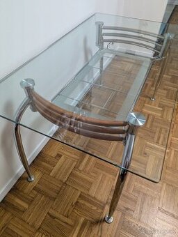 Kvalitny stol so stolickami lacno