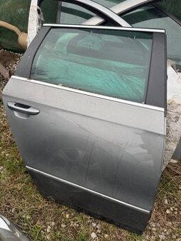 prave zadne dvere passat b6 combi LA7T