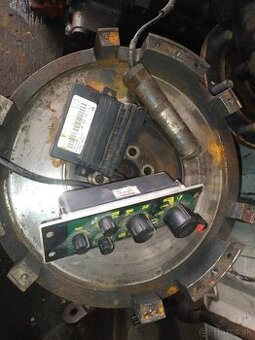 Ovládanie hydrauliký plus riadiaca jednotka