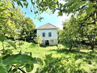 Na predaj útulná 2-izbová chalupa s veľkým pozemkom 1970...