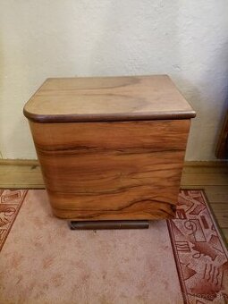 Retro nočný stolík