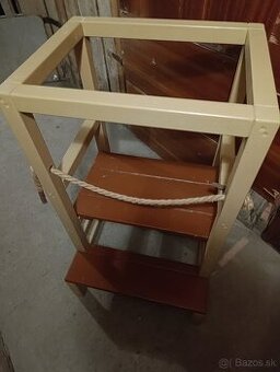 Montessori učiaca veža