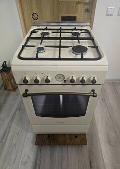 INDESIT RETRO  IS5G8MHJ/E