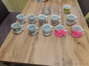 Retro hrnceky,taniere,mixer,slahač,