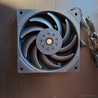 2ks 12cm Ventilátorov Thermalright RGB