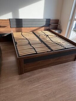 Manželská posteľ 180x200