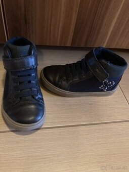 Dievčenské  topánky zn. Geox veľ.26