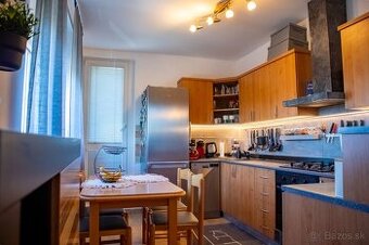 Na predaj zrekonštruovaný 4-izbový byt na Jiráskovej ulici