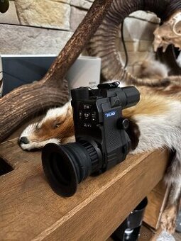 zásadka Pard NV007SP1 s dialkomerom