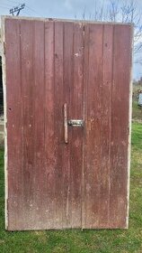 Predám drevené dvere so zárubňou