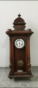 Starožitné drevené hodiny