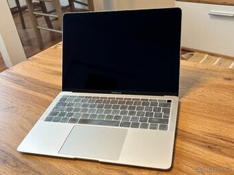 Predám MacBook Air 2018 256 GB