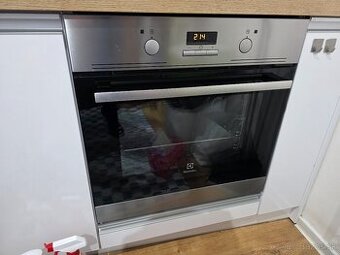 Vstavaná rúra Electrolux