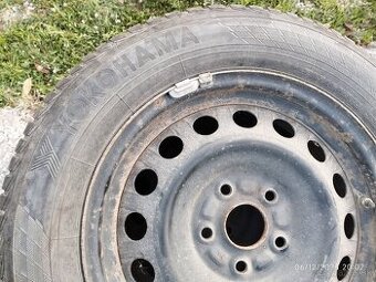 Zimné pneumatiky Yokohama 215/60 R16 99H - dezén 4 mm, disky