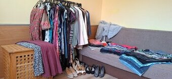 Predám 120 kusov dámskeho oblečenia spolu za  36€