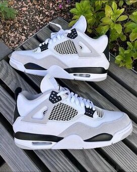 Predam tenisky Air Jordan 4 “Military Black”