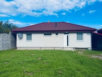 Moderný 4-izbový bungalov s veľkým pozemkom-Kokšov Bakša