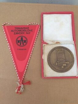 Medaila a vlajka taz trnava